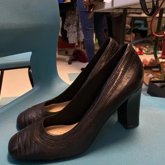 Rockport Black Chunky Heels with Peep-Toe - Picture 3 of 4